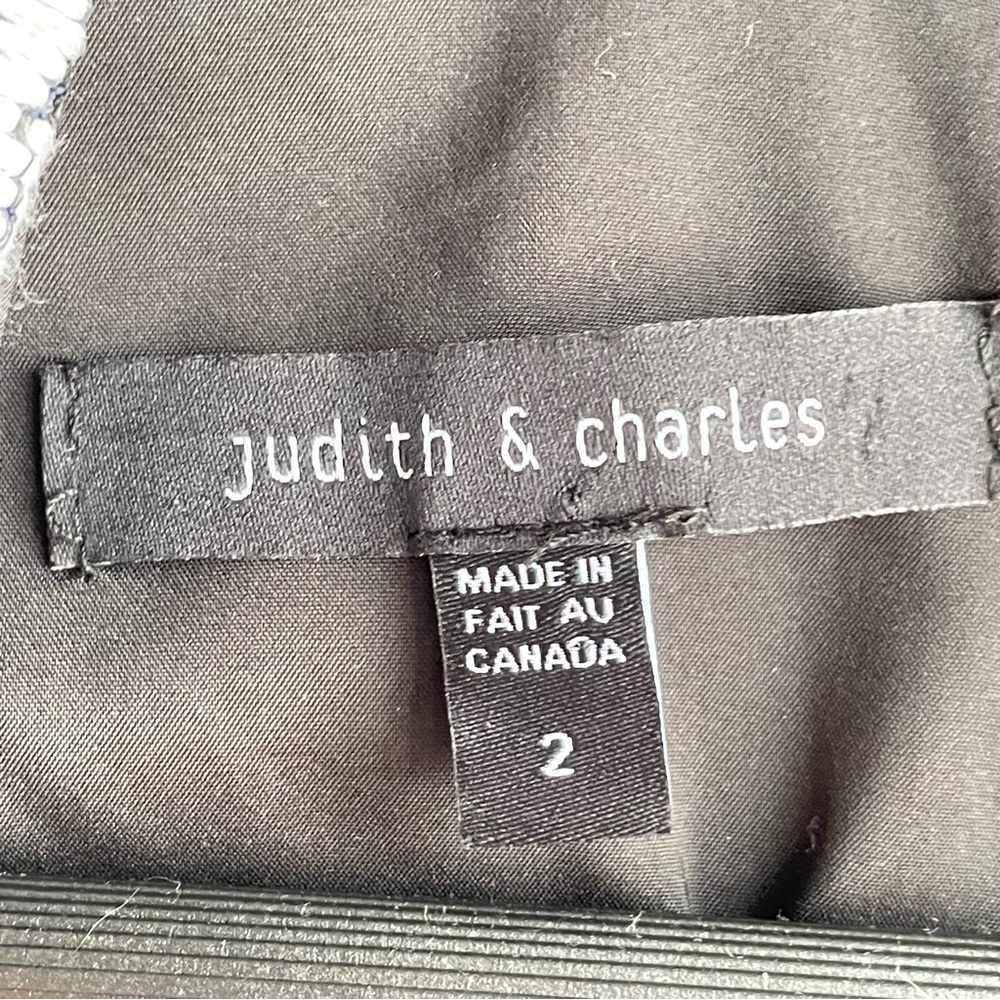 JUDITH & CHARLES Black and White Patterned V-neck Dress - Picture 4 of 8